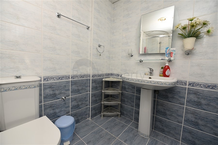 سعر منافس - شقة عائلية 3 غرف وصالة - مطبخ منفصل - في مهموتلار / الانيا 