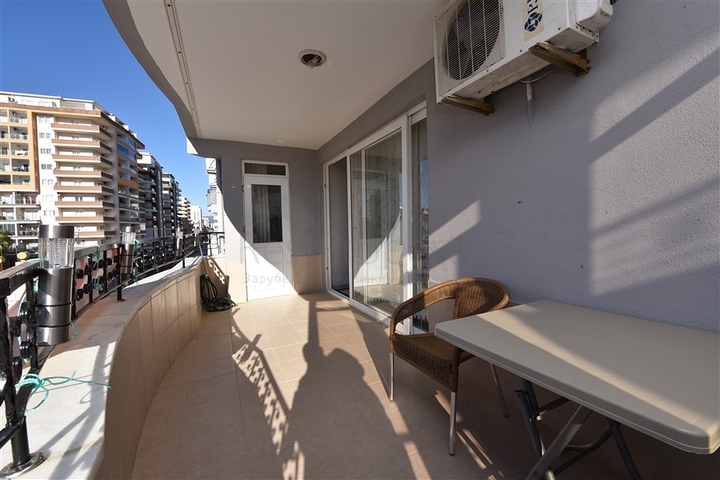 سعر منافس - شقة عائلية 3 غرف وصالة - مطبخ منفصل - في مهموتلار / الانيا 