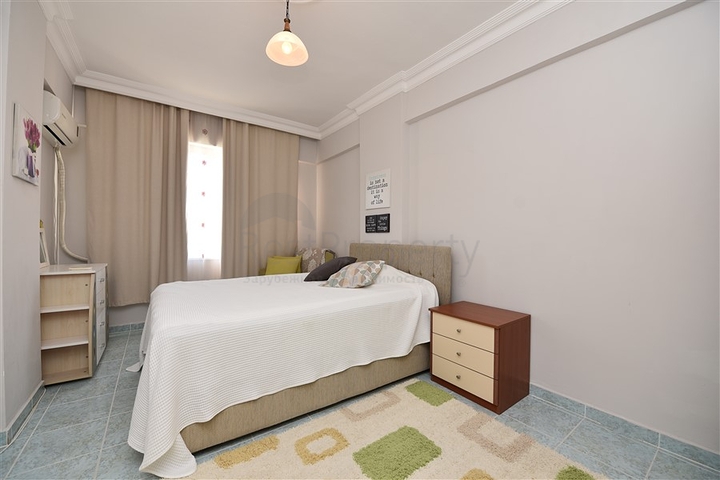 سعر منافس - شقة عائلية 3 غرف وصالة - مطبخ منفصل - في مهموتلار / الانيا 