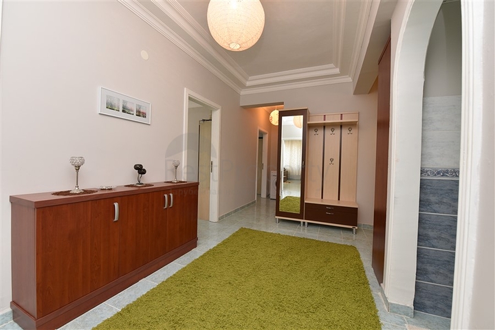 سعر منافس - شقة عائلية 3 غرف وصالة - مطبخ منفصل - في مهموتلار / الانيا 