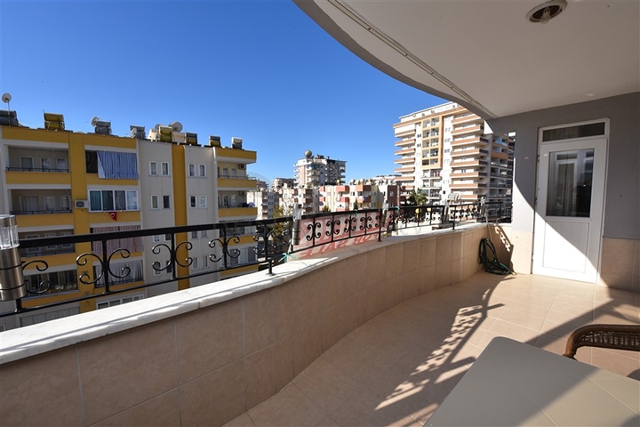 سعر منافس - شقة عائلية 3 غرف وصالة - مطبخ منفصل - في مهموتلار / الانيا 