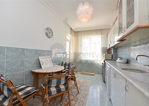 سعر منافس - شقة عائلية 3 غرف وصالة - مطبخ منفصل - في مهموتلار / الانيا 