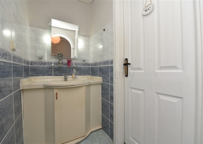 سعر منافس - شقة عائلية 3 غرف وصالة - مطبخ منفصل - في مهموتلار / الانيا 