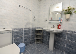 سعر منافس - شقة عائلية 3 غرف وصالة - مطبخ منفصل - في مهموتلار / الانيا 