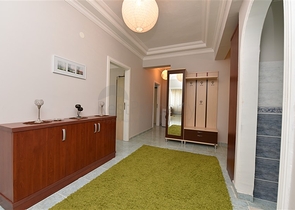 سعر منافس - شقة عائلية 3 غرف وصالة - مطبخ منفصل - في مهموتلار / الانيا 