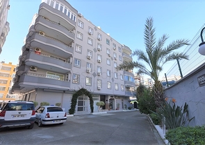 سعر منافس - شقة عائلية 3 غرف وصالة - مطبخ منفصل - في مهموتلار / الانيا 