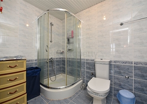 سعر منافس - شقة عائلية 3 غرف وصالة - مطبخ منفصل - في مهموتلار / الانيا 