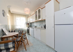 سعر منافس - شقة عائلية 3 غرف وصالة - مطبخ منفصل - في مهموتلار / الانيا 