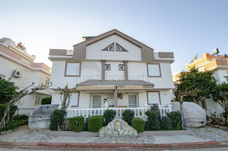 فيلا منفصلة 3 + 1 مع الأثاث في لارا أنطاليا