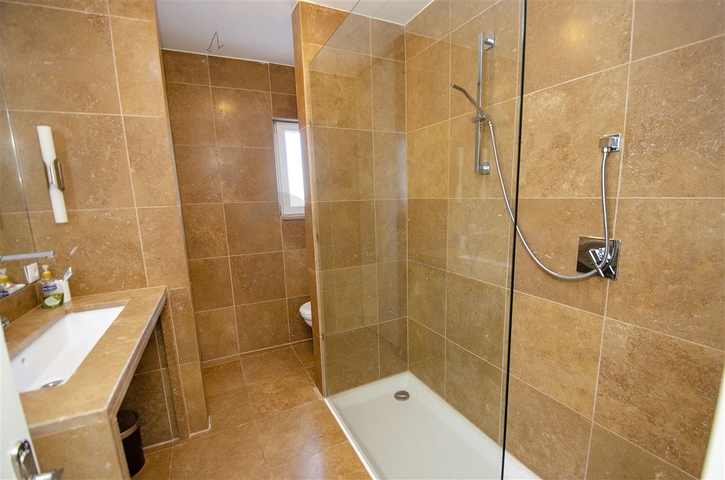 فيلا منفصلة 3 + 1 مع الأثاث في لارا أنطاليا