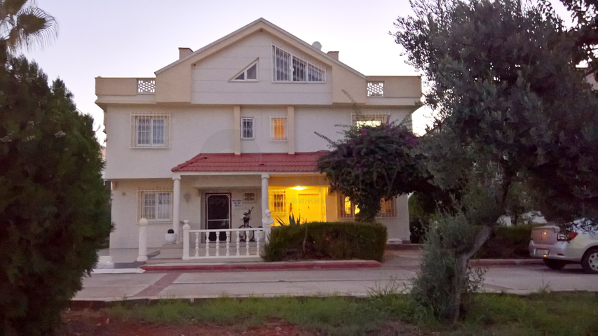 فيلا منفصلة 3 + 1 مع الأثاث في لارا أنطاليا