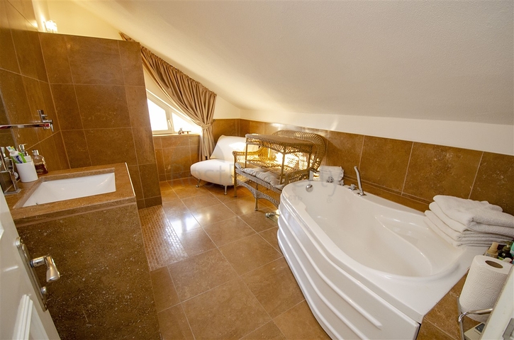 فيلا منفصلة 3 + 1 مع الأثاث في لارا أنطاليا