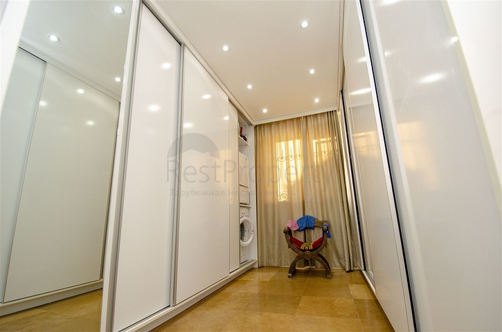 فيلا منفصلة 3 + 1 مع الأثاث في لارا أنطاليا