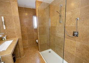 فيلا منفصلة 3 + 1 مع الأثاث في لارا أنطاليا