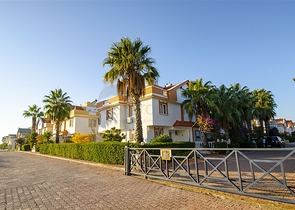 فيلا منفصلة 3 + 1 مع الأثاث في لارا أنطاليا