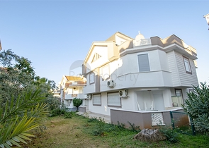 فيلا منفصلة 3 + 1 مع الأثاث في لارا أنطاليا