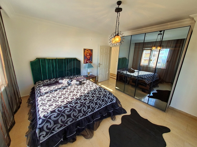 اطلالة بحر وقلعة - شقة عائلية 3 غرف وصالة - سعر منافس - ضمن منطقة مهموتلار / الانيا 