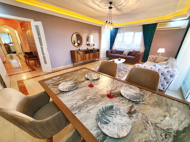 اطلالة بحر وقلعة - شقة عائلية 3 غرف وصالة - سعر منافس - ضمن منطقة مهموتلار / الانيا 