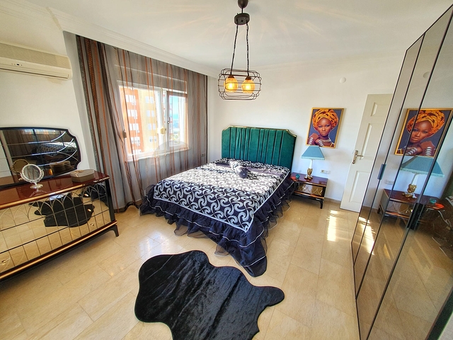 اطلالة بحر وقلعة - شقة عائلية 3 غرف وصالة - سعر منافس - ضمن منطقة مهموتلار / الانيا 