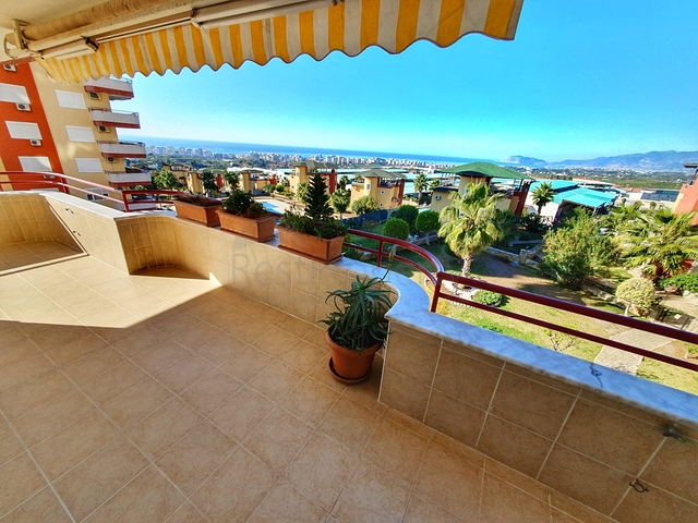 اطلالة بحر وقلعة - شقة عائلية 3 غرف وصالة - سعر منافس - ضمن منطقة مهموتلار / الانيا 