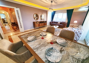 اطلالة بحر وقلعة - شقة عائلية 3 غرف وصالة - سعر منافس - ضمن منطقة مهموتلار / الانيا 