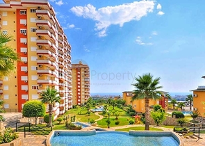 اطلالة بحر وقلعة - شقة عائلية 3 غرف وصالة - سعر منافس - ضمن منطقة مهموتلار / الانيا 