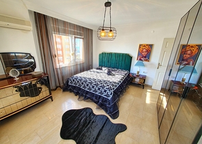 اطلالة بحر وقلعة - شقة عائلية 3 غرف وصالة - سعر منافس - ضمن منطقة مهموتلار / الانيا 