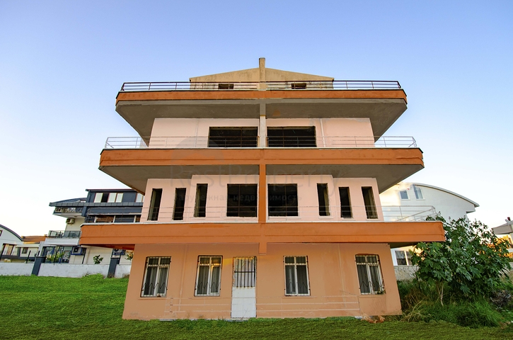 للبيع مبنى كامل في كوندو انطاليا