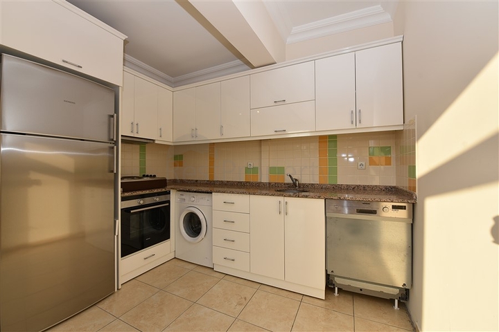 سعر مميز - بنتهاوس مفروشة - في مركز مدينة الانيا 