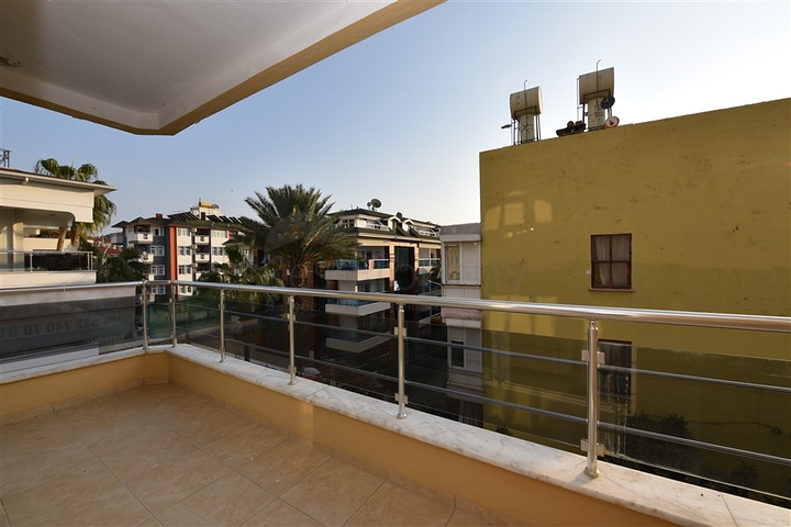 سعر مميز - بنتهاوس مفروشة - في مركز مدينة الانيا 