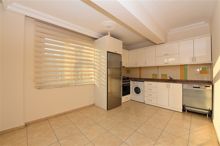 سعر مميز - بنتهاوس مفروشة - في مركز مدينة الانيا 