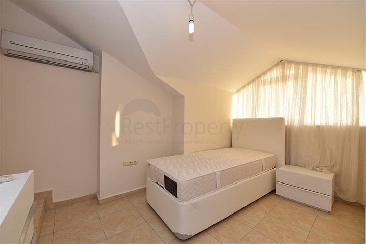 سعر مميز - بنتهاوس مفروشة - في مركز مدينة الانيا 