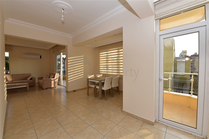 سعر مميز - بنتهاوس مفروشة - في مركز مدينة الانيا 