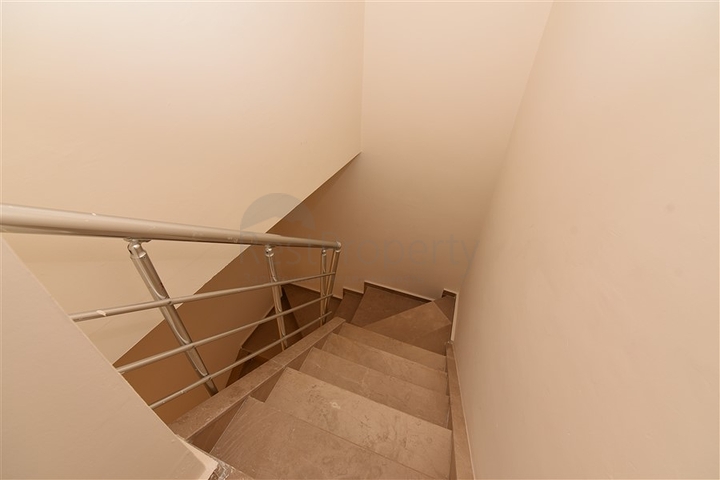 سعر مميز - بنتهاوس مفروشة - في مركز مدينة الانيا 