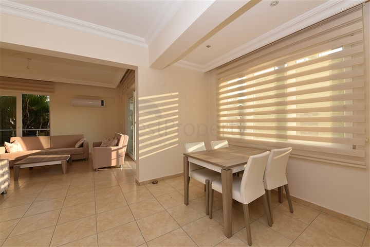 سعر مميز - بنتهاوس مفروشة - في مركز مدينة الانيا 