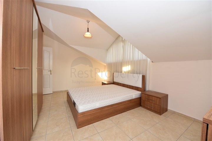 سعر مميز - بنتهاوس مفروشة - في مركز مدينة الانيا 