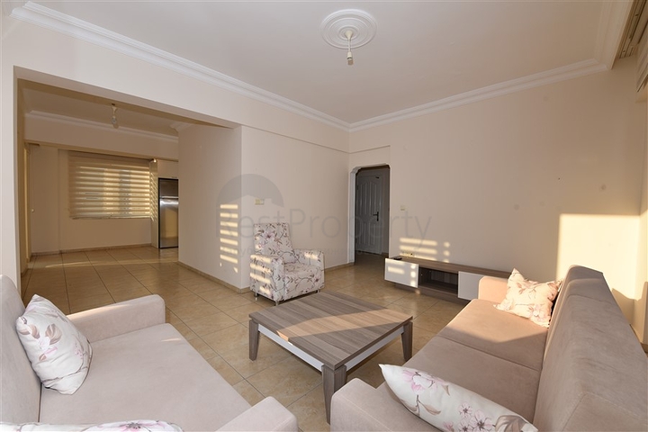 سعر مميز - بنتهاوس مفروشة - في مركز مدينة الانيا 