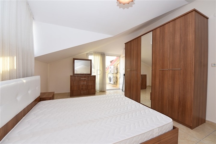 سعر مميز - بنتهاوس مفروشة - في مركز مدينة الانيا 