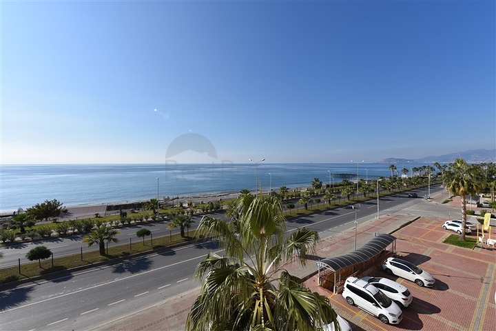 اطلالة بحر مباشرة - شقة عائلية 2 غرفة وصالة - في الانيا 