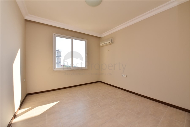 اطلالة بحر مباشرة - شقة عائلية 2 غرفة وصالة - في الانيا 