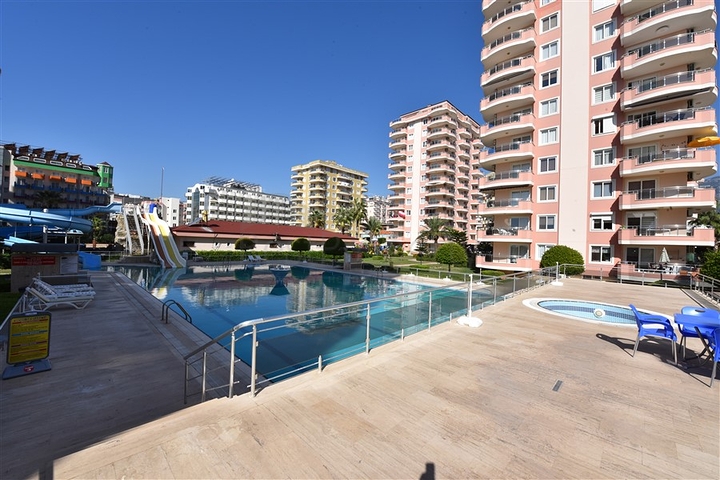 اطلالة بحر مباشرة - شقة عائلية 2 غرفة وصالة - في الانيا 