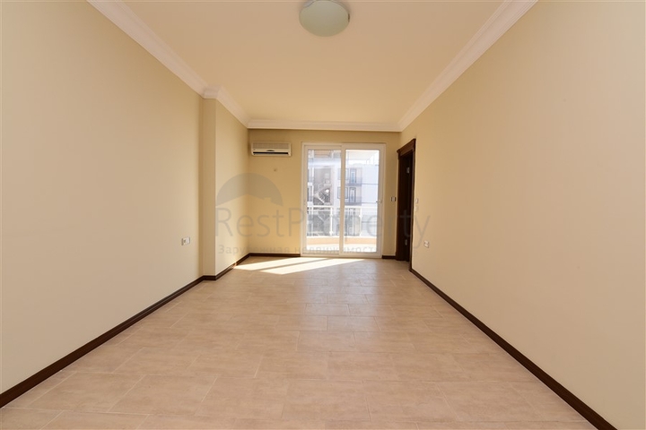 اطلالة بحر مباشرة - شقة عائلية 2 غرفة وصالة - في الانيا 