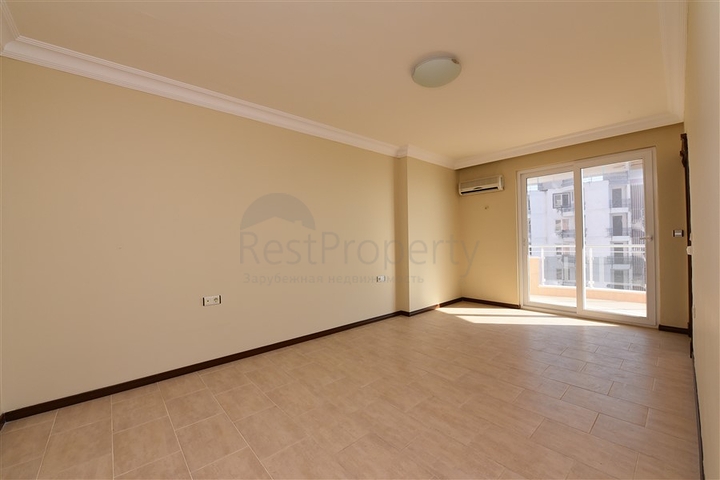 اطلالة بحر مباشرة - شقة عائلية 2 غرفة وصالة - في الانيا 