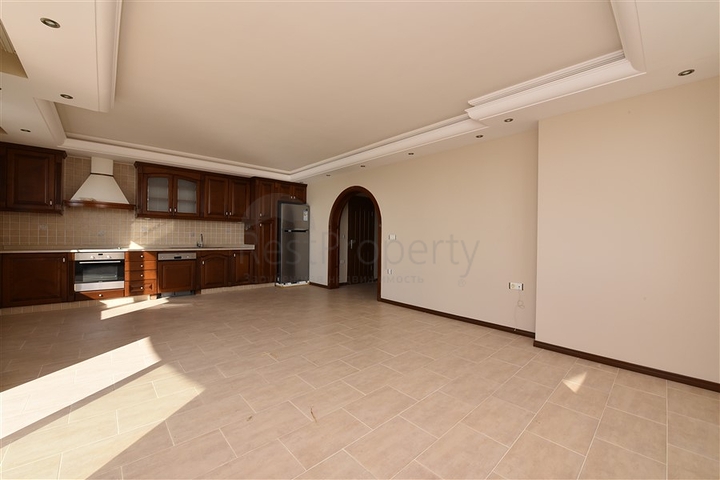 اطلالة بحر مباشرة - شقة عائلية 2 غرفة وصالة - في الانيا 