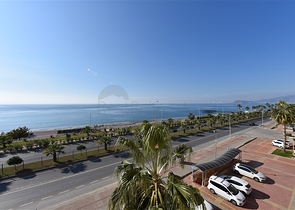 اطلالة بحر مباشرة - شقة عائلية 2 غرفة وصالة - في الانيا 