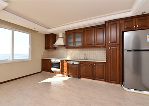 اطلالة بحر مباشرة - شقة عائلية 2 غرفة وصالة - في الانيا 