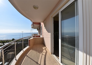 اطلالة بحر مباشرة - شقة عائلية 2 غرفة وصالة - في الانيا 