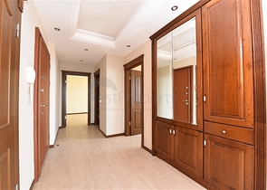 اطلالة بحر مباشرة - شقة عائلية 2 غرفة وصالة - في الانيا 