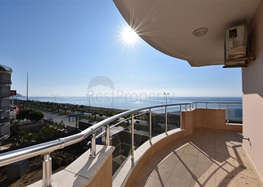 اطلالة بحر مباشرة - شقة عائلية 2 غرفة وصالة - في الانيا 