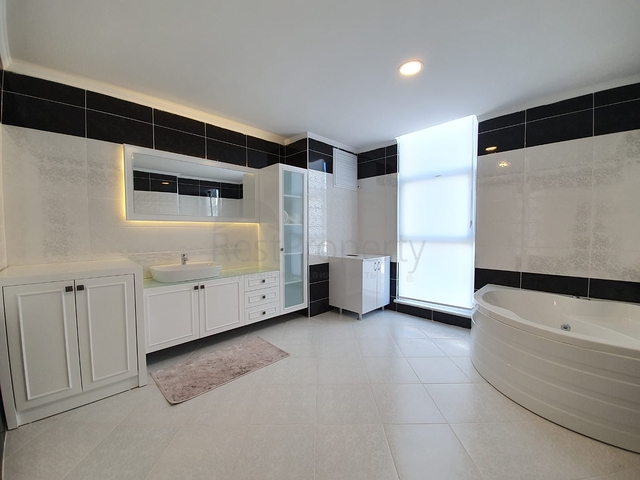 شقة مفروشة - غرفتين وصالة - قريبة من البحر - في مهموتلار / الانيا